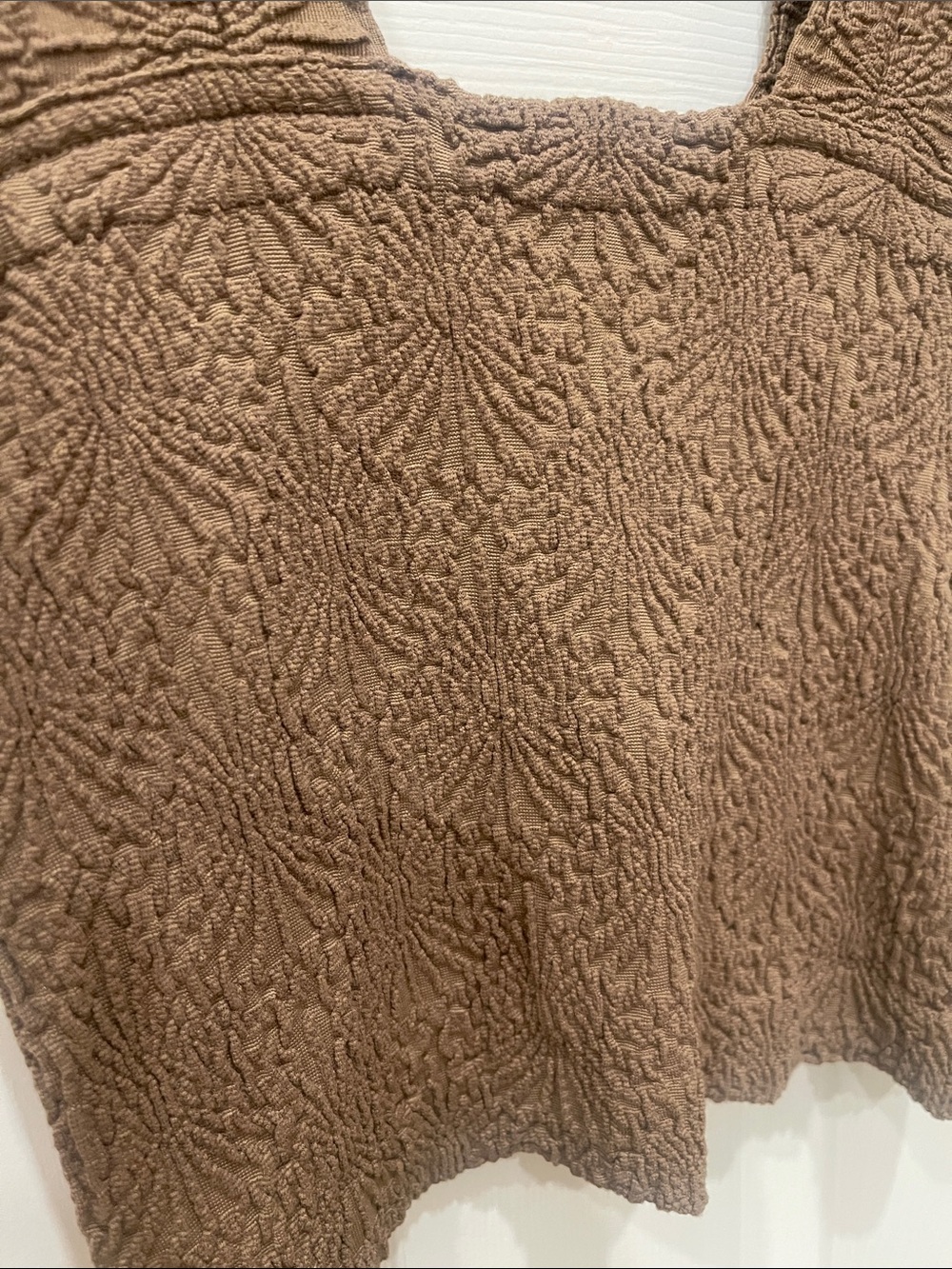 Aura- Textured Brown Square-Neck Crop Tank S:M/L - Picture 2 of 5